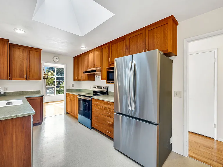 9140 NE 21st Pl — Photo 11