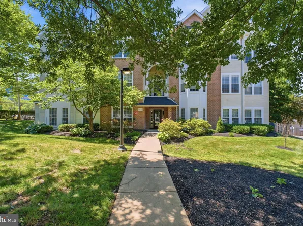 4132 Fountainside Ln Unit 101, Fairfax, VA 22030
