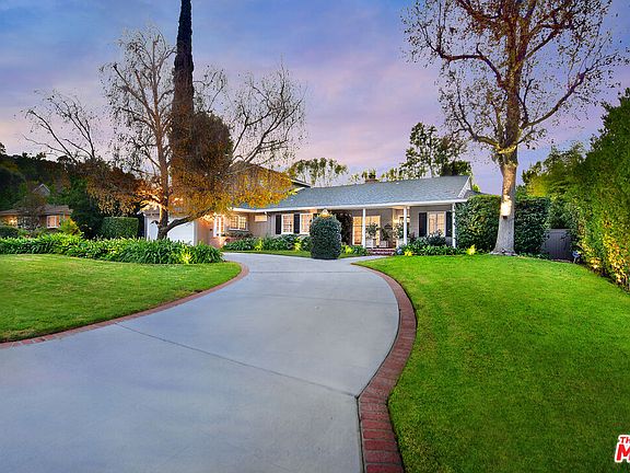 3rd image of 4755 Alonzo Ave