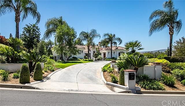 1st image of 900 Sunset Hills Ln