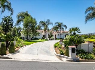 900 Sunset Hills Ln, Redlands, CA 92373