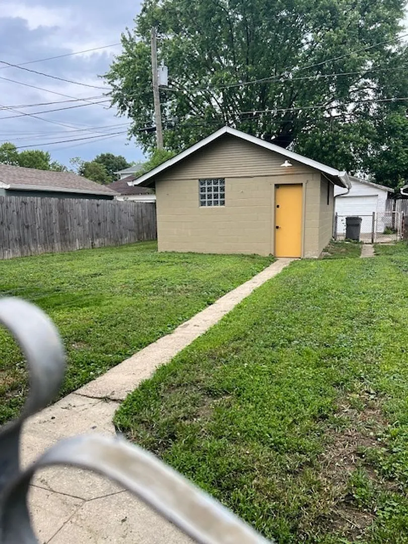 Charming 2BR House in Indianapolis — Photo 2
