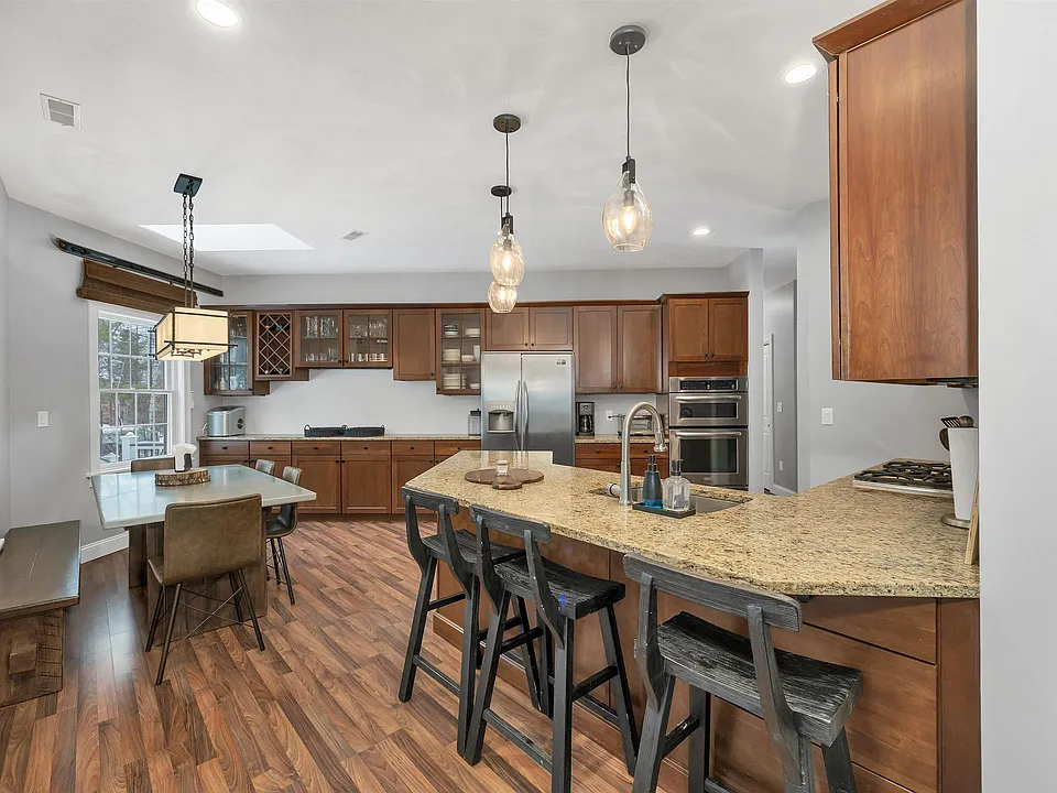 41 Regis Rd