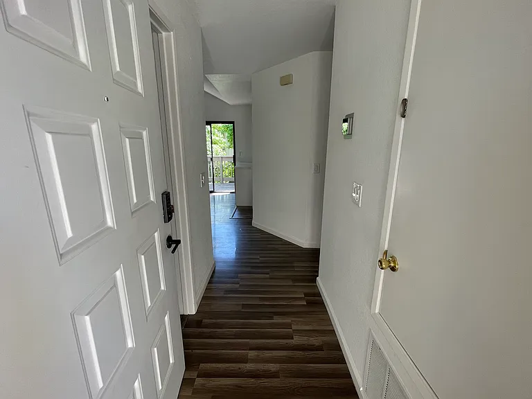 2527 Westberry Dr — Photo 8