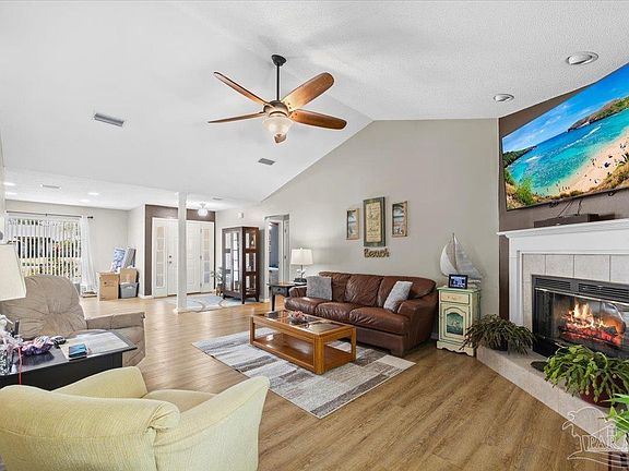 5th image of 2038 Bahama Dr