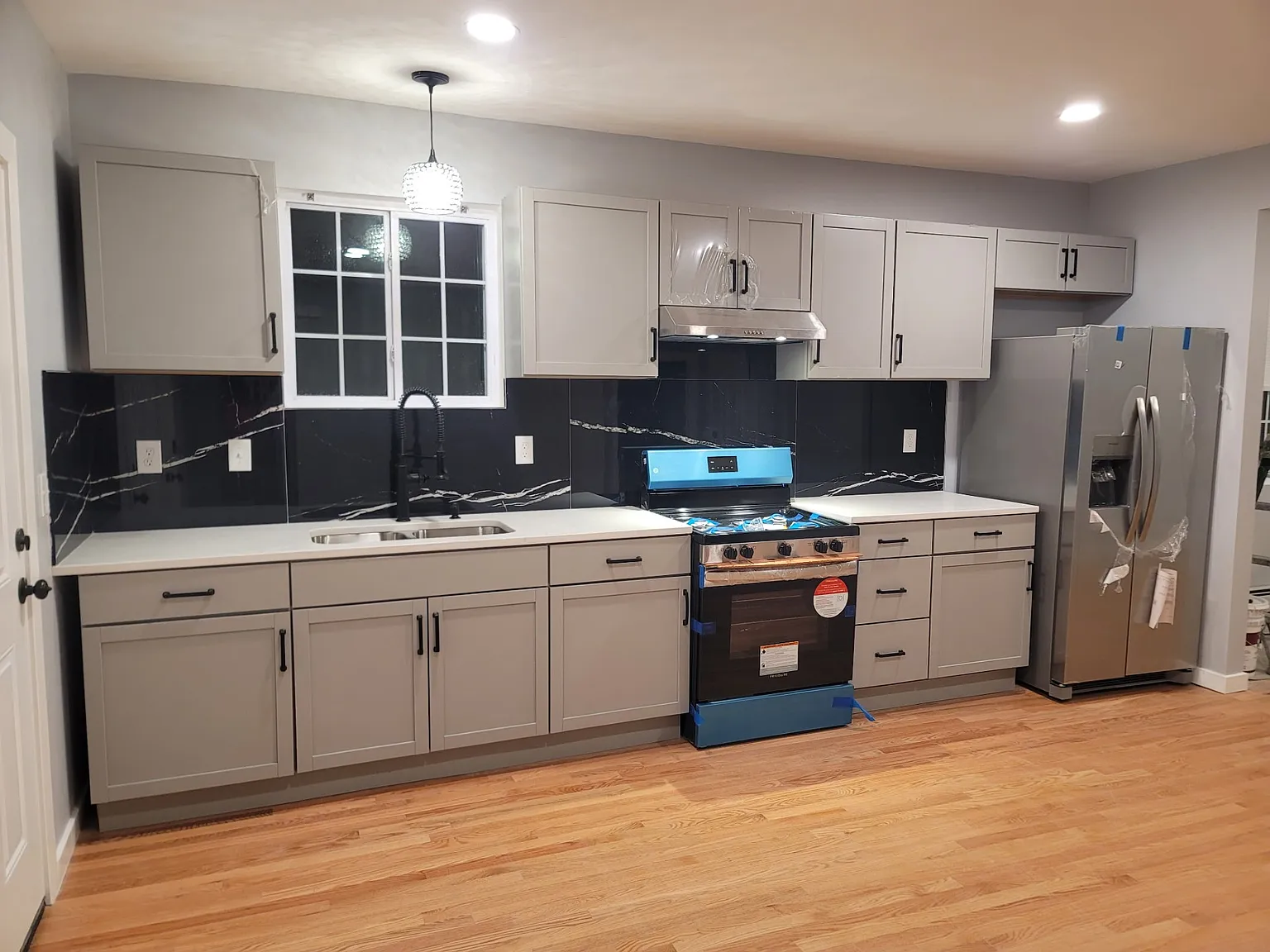 3 bed, 1200 sqft, $2,450 — Photo 2