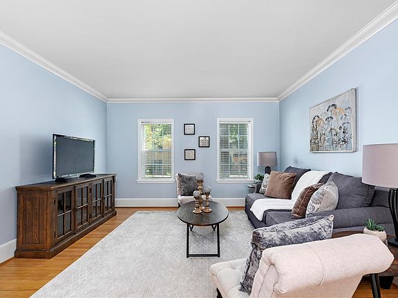 3rd image of 7515 Parkdale Ave APT 1W
