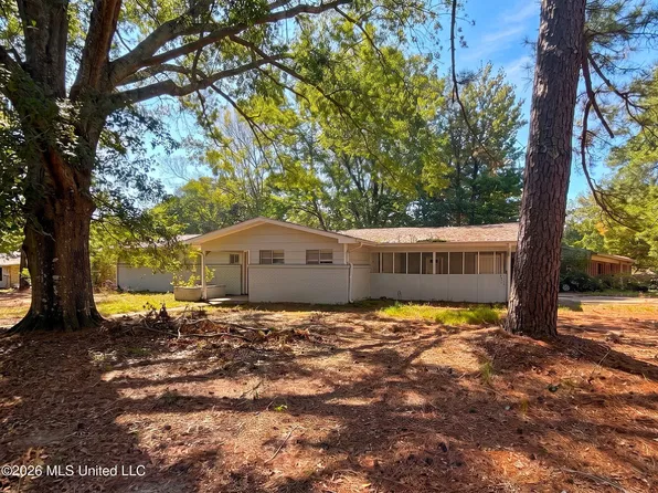 1607 Meadow Forest Dr, Jackson, MS 39212