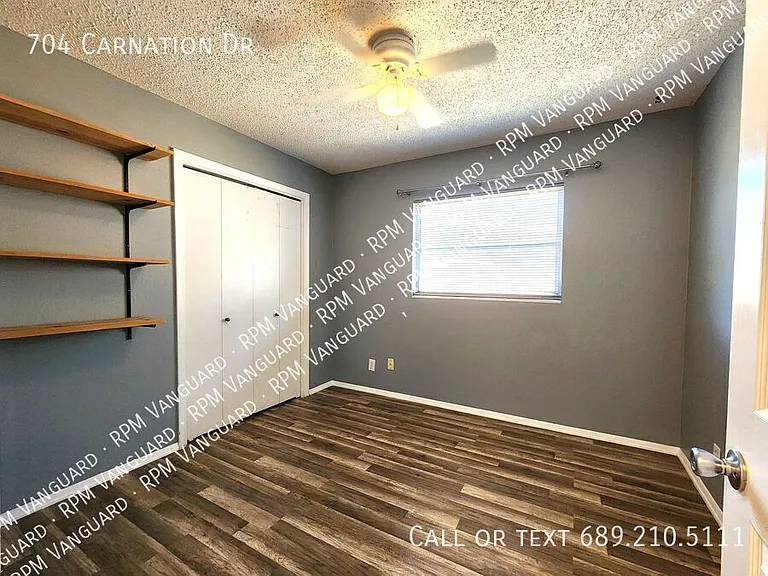 704 Carnation Dr — Photo 11