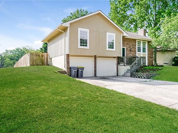 2nd image of 925 Fair Oaks Ct