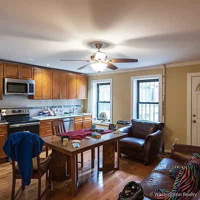 Rented by Washington Realty Corp. | media 8