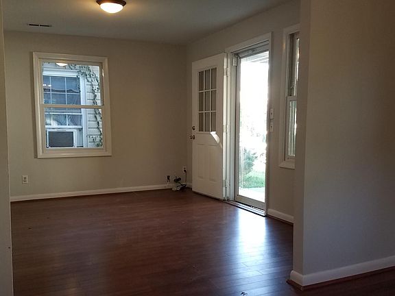 3rd image of 1711 Charles St