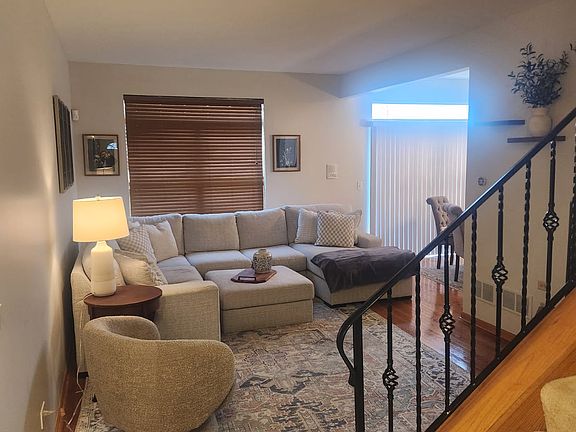 5th image of 2753 Foxwood Dr