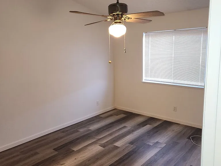 7048 Picaroon Ln — Photo 16
