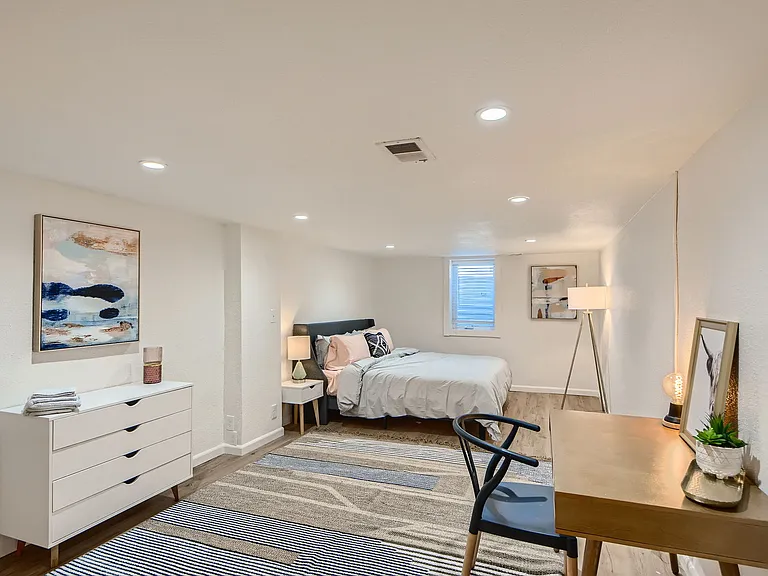 624 N Downing St #2 — Photo 5