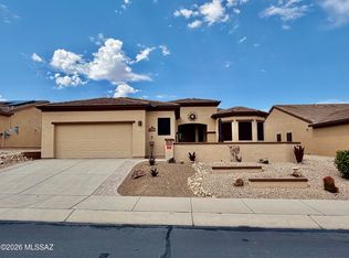 1126 W Bosch Dr, Green Valley, AZ 85614