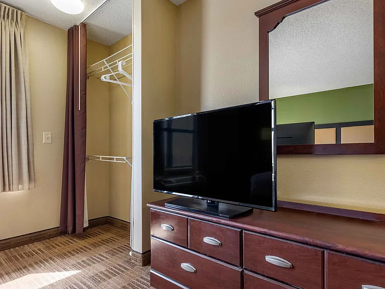 Studio Suite - 1 Queen Bed