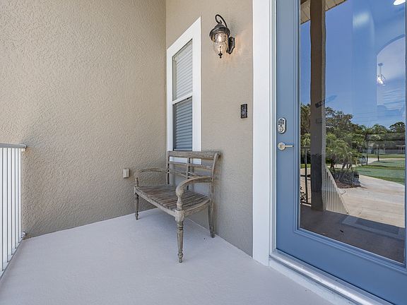 4th image of 1322 Meres Blvd #1