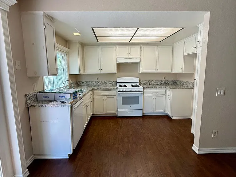 21781 Winding Rd — Photo 4