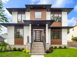 76 E Passaic Ave, Rutherford, NJ 07070