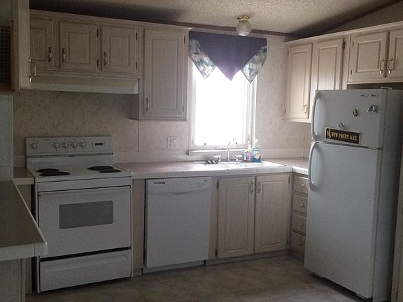 3rd image of 1272 W Lyons St Spc 13