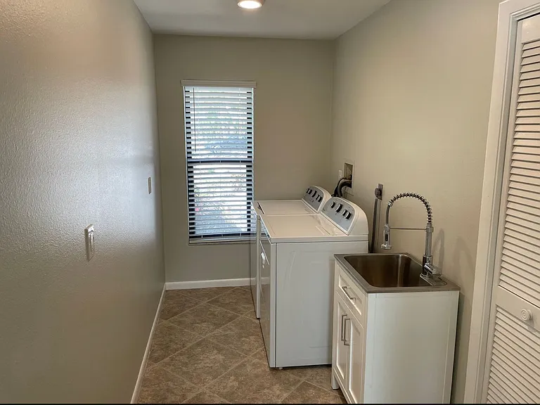 Snyder Dr — Photo 17