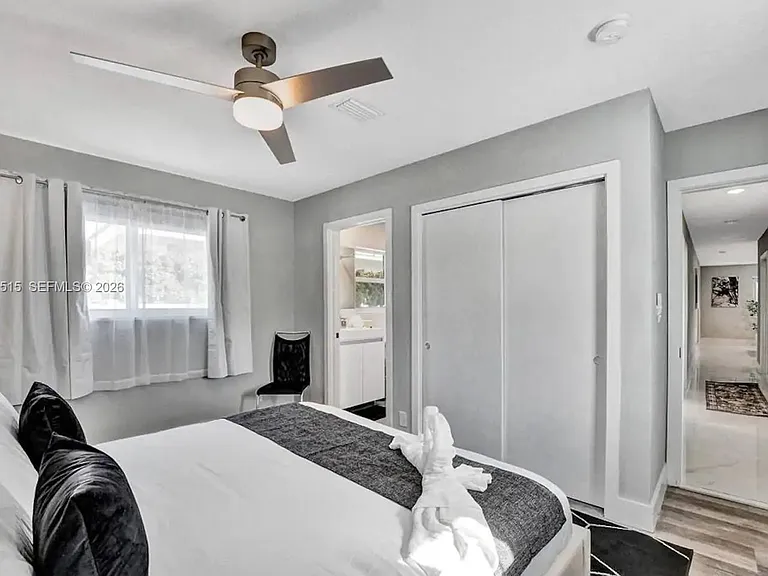 1241 Hollywood Blvd — Photo 38
