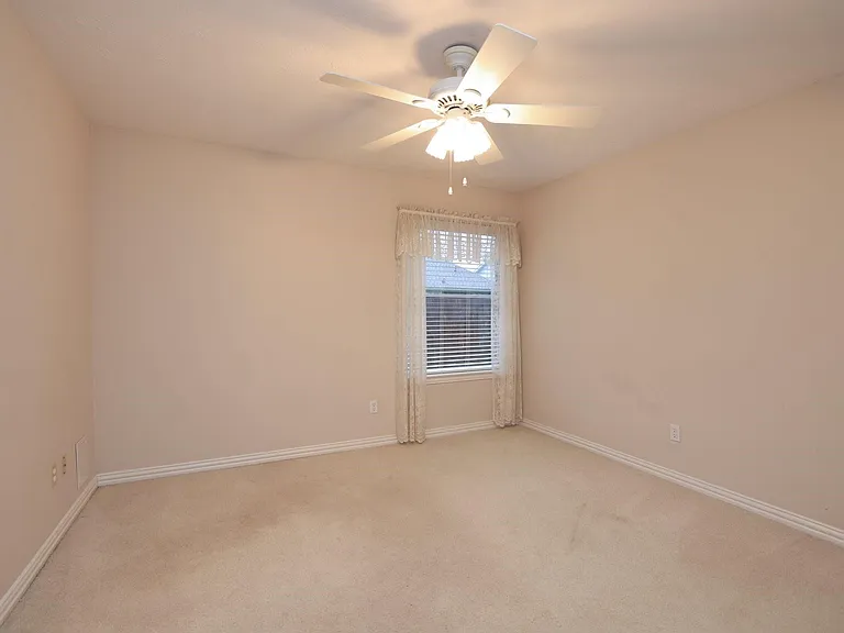 17222 Leeside Dr — Photo 23