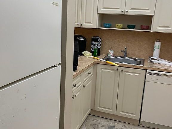 3rd image of 6940 Miami Gardens Dr