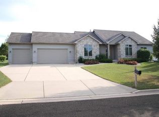 1829 Chadsworth Dr, Sun Prairie, WI 53590