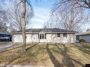 144 E Welcome Ave, Mankato, MN 56001