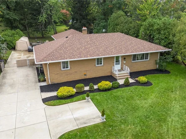 3745 Dentzler Rd, Parma, OH 44134