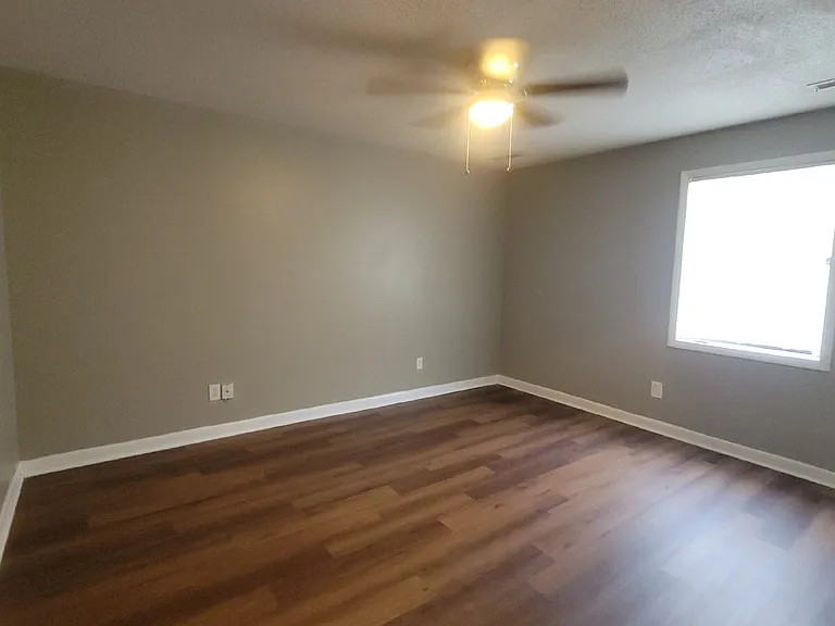 4423 Bonnell Dr NW #L — Photo 4