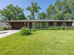 1824 Fiesta Ln, Green Bay, WI 54302