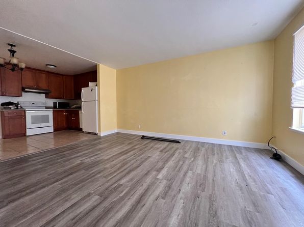 607 Sylvan St APT 4