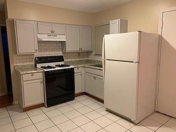 3rd image of 2623 Hord Ave
