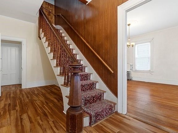 4th image of 92 Dudley St