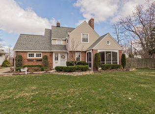 5031 Farnhurst Rd, Lyndhurst, OH 44124