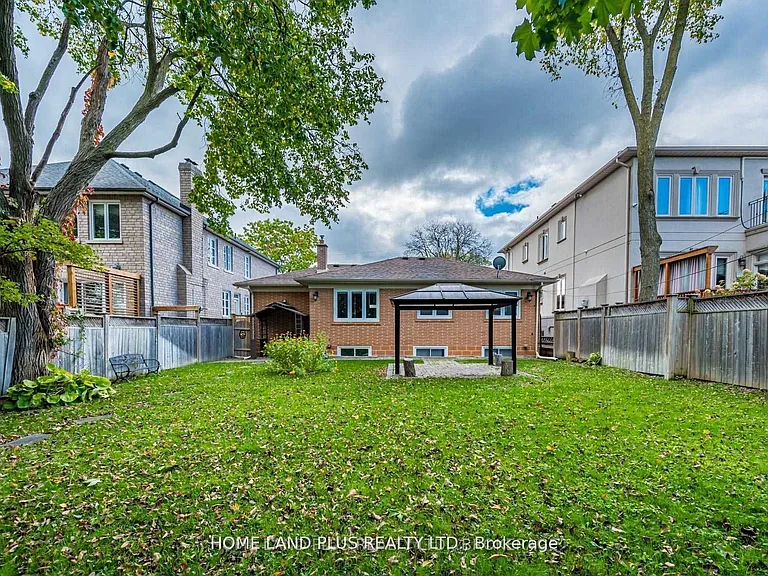 66 Munro Blvd — Photo 27
