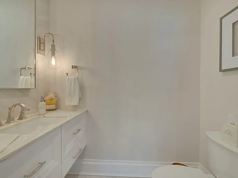 165 Marine Pl — Photo 12