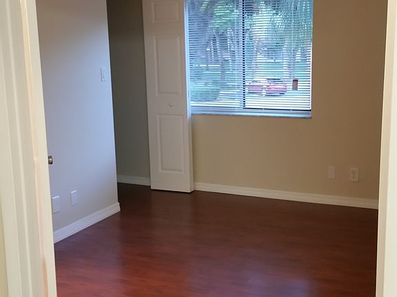 5th image of 14154 SW 93rd Ln #14154