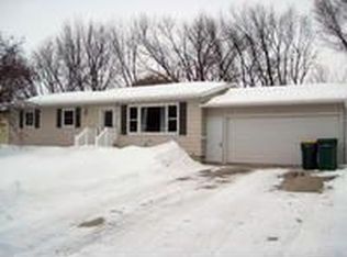1402 Westmore Ave, Wahpeton, ND 58075