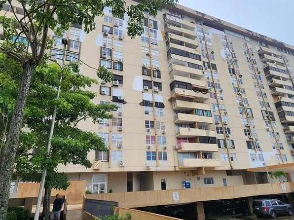 Cond Golden Tower APT 1102, Carolina, PR 00982