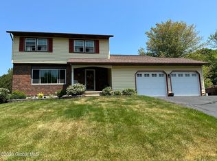 38 Meadow Ln, Albany, NY 12208