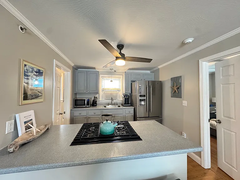 12 Atlantic Ave #5 — Photo 8