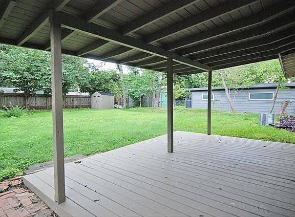 3rd image of 1418 Berkshire Dr