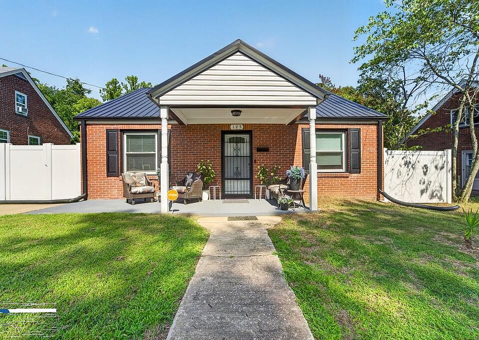 1st image of 125 Forestlawn Dr