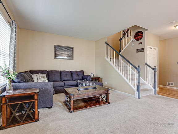 3rd image of 799 S Winchester Dr