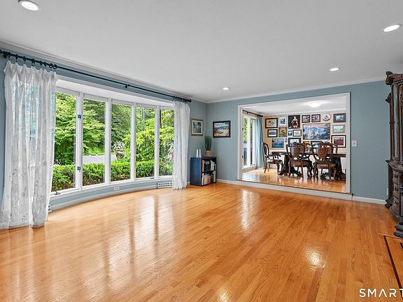 3rd image of 30 Fox Chase Lane