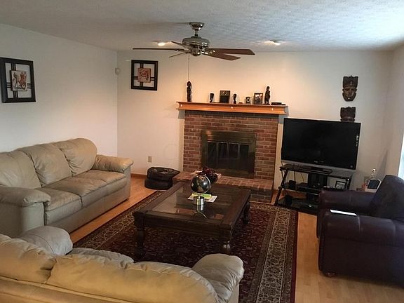 2nd image of 869 Falkirk Ct